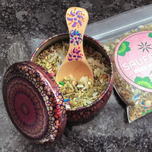 Countertop Tin with Spoon and Bag